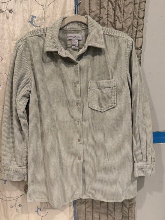 Cambridge country Tops - Vintage Women's Button-Front Tunic Shirt in Light Sage